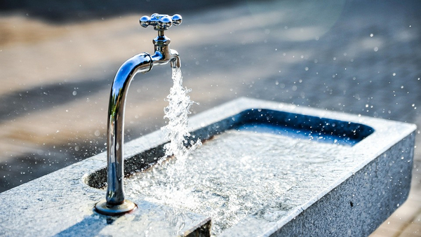 Wasserhahn Wasserhahn