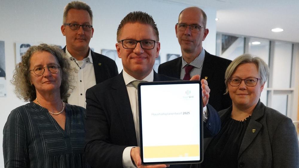 Barbara Schmidt, Thorsten Herbst, Robin Rieksneuwöhner, Sven Schallenberg und Katrin Vilmar (v. l.)