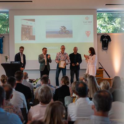 Ehrung für Uwe Schnell Ehrung für Uwe Schnell